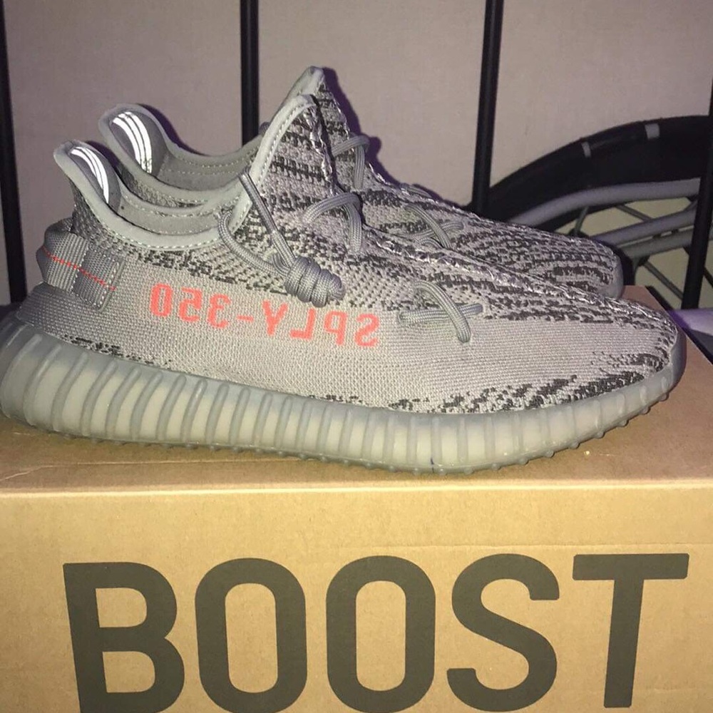 Yeezy v2 Belugas 2.0. Size 10